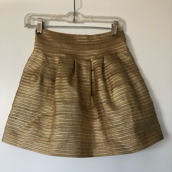 Pleated gold skirt - Picture 1 of 4